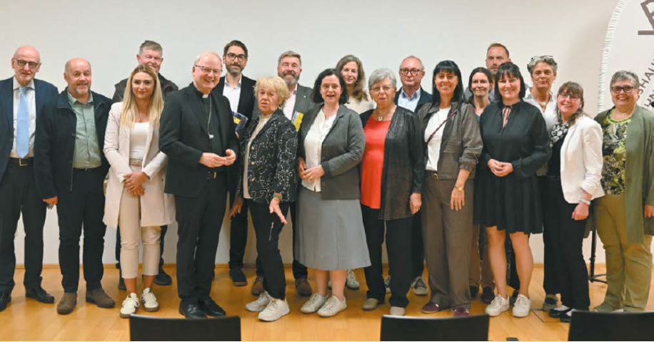 Erfolgreicher Abschluss für 15 Absolventinnen und Absolventen in Batschuns / Vorarlberger Kirchenblatt Erfolgreicher Abschluss für 15 Absolventinnen und Absolventen in Batschuns